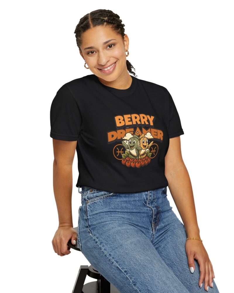 Berry Dreamer T-shirt - Unisex